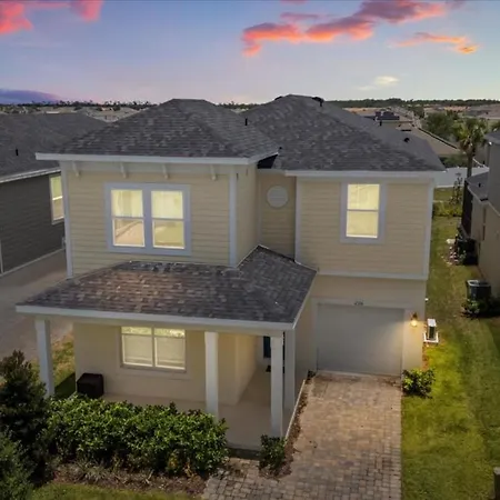 8 Bedrooms - 4,5 Bathrooms - Solara 2331Cs